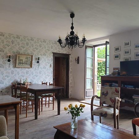 Bed and Breakfast De Oude Pastorie La Celle-En-Morvan Exterior foto