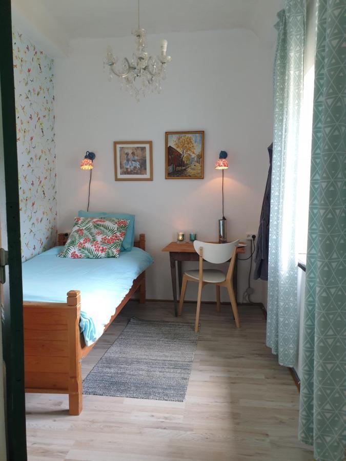 Bed and Breakfast De Oude Pastorie La Celle-En-Morvan Exterior foto